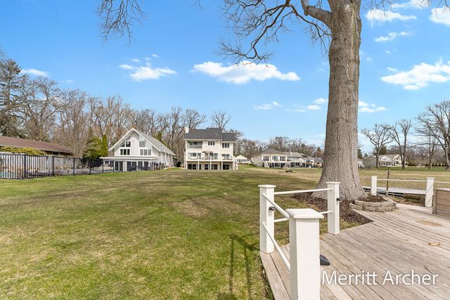 1499 Glenwood Avenue, Muskegon, MI 49445