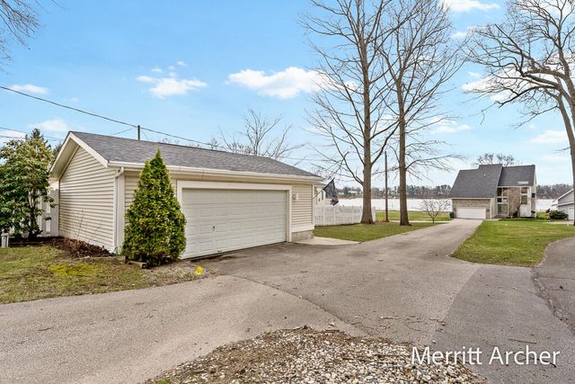 1499 Glenwood Avenue, Muskegon, MI 49445