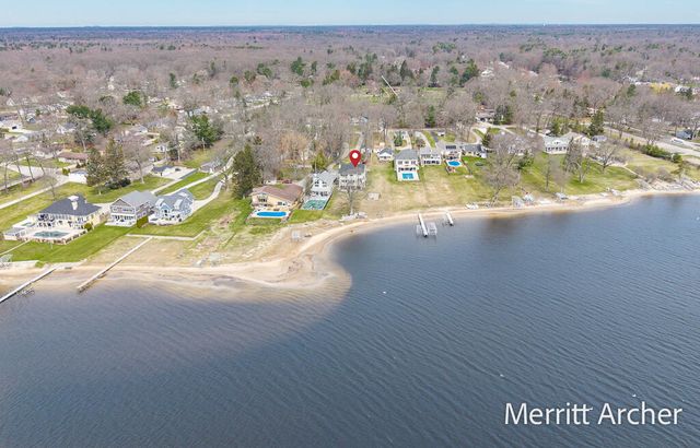 1499 Glenwood Avenue, Muskegon, MI 49445