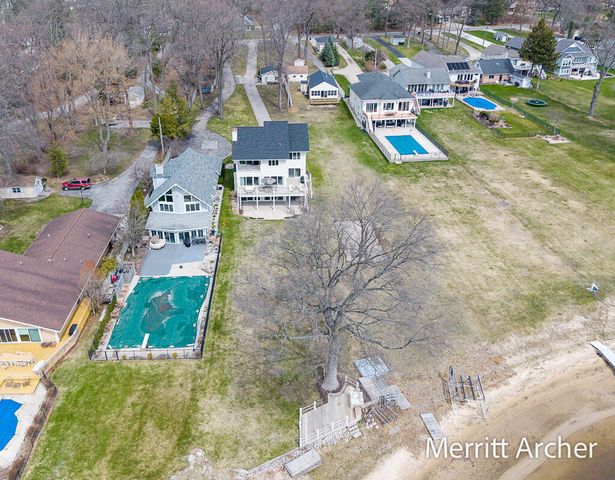 1499 Glenwood Avenue, Muskegon, MI 49445