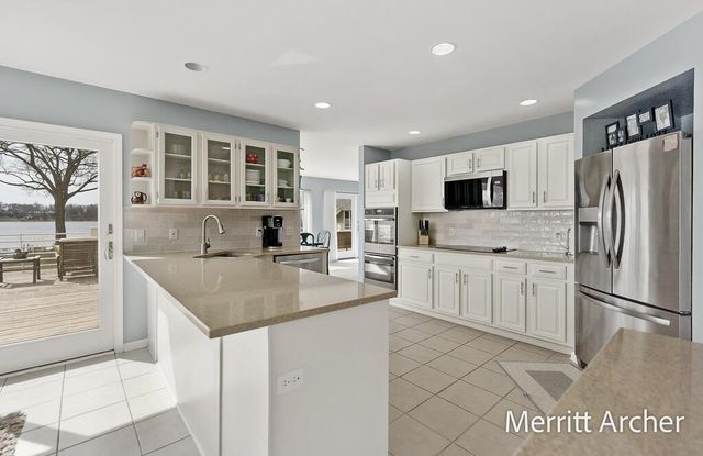 1499 Glenwood Avenue, Muskegon, MI 49445