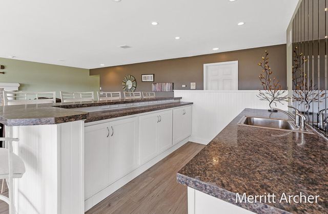 1499 Glenwood Avenue, Muskegon, MI 49445