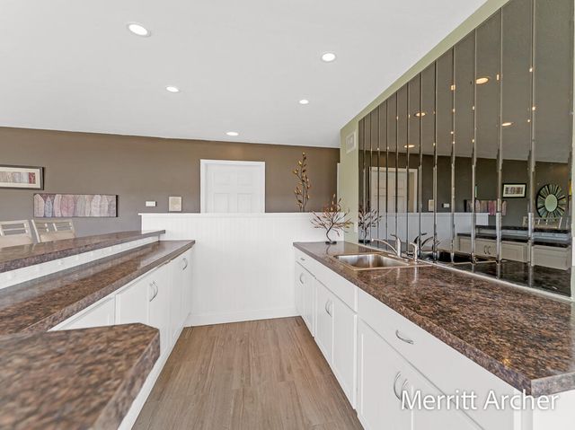 1499 Glenwood Avenue, Muskegon, MI 49445