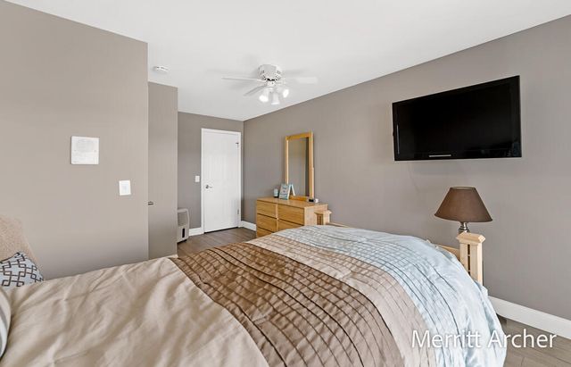 1499 Glenwood Avenue, Muskegon, MI 49445