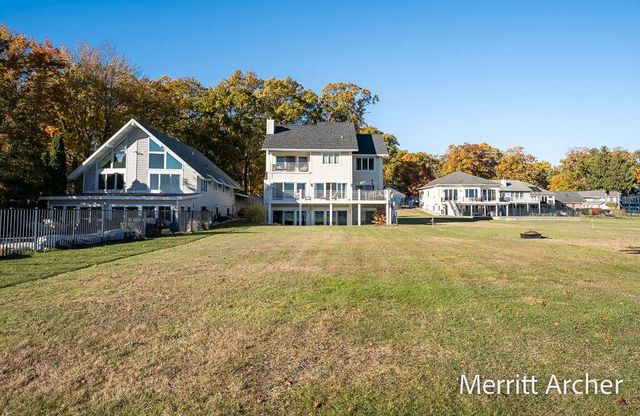 1499 Glenwood Avenue, Muskegon, MI 49445