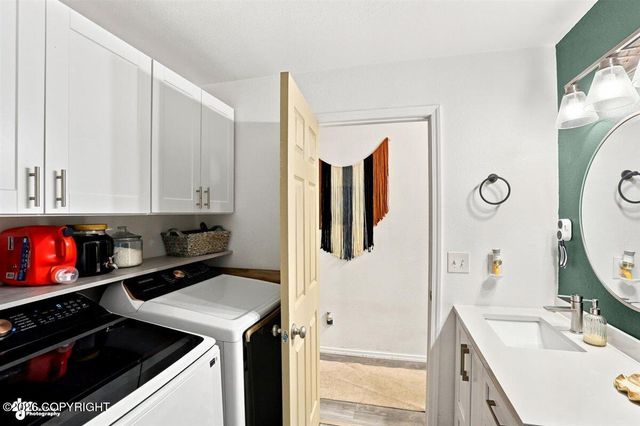 636 N Lane Street, Anchorage, AK 99508
