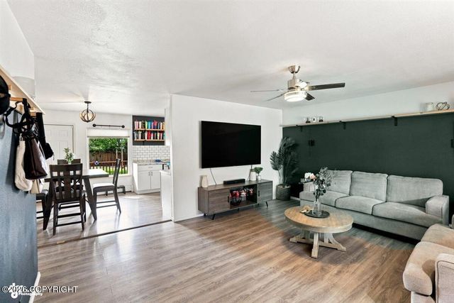 636 N Lane Street, Anchorage, AK 99508