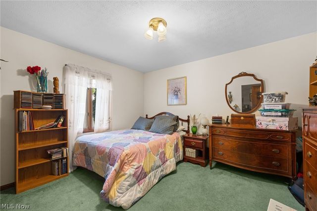 866 S Court Street, Medina, OH 44256