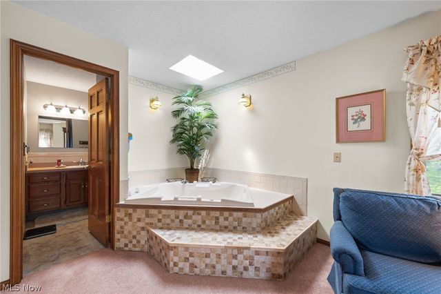 866 S Court Street, Medina, OH 44256