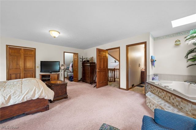 866 S Court Street, Medina, OH 44256