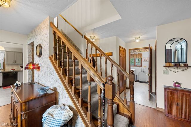 866 S Court Street, Medina, OH 44256