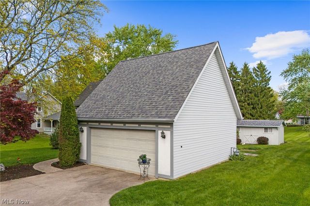 866 S Court Street, Medina, OH 44256