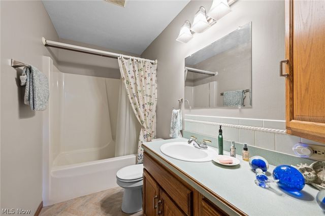 866 S Court Street, Medina, OH 44256
