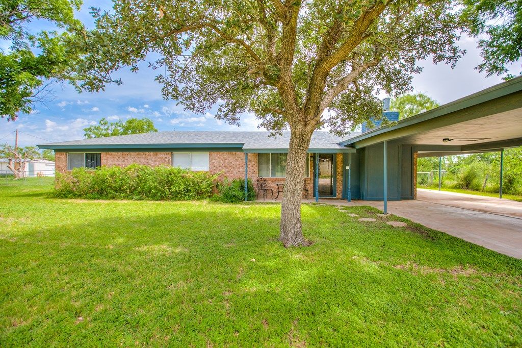 Image 3 of property listing at 7585 Verbena St, San Angelo, TX 76901