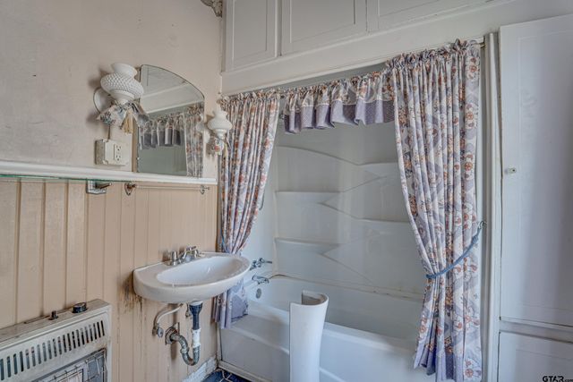 123 N Line, Mineola, TX 75773