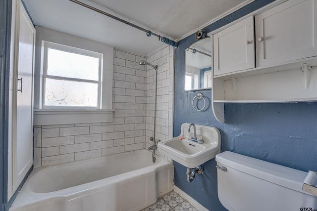 123 N Line, Mineola, TX 75773