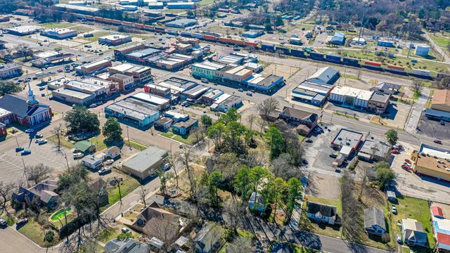 123 N Line, Mineola, TX 75773