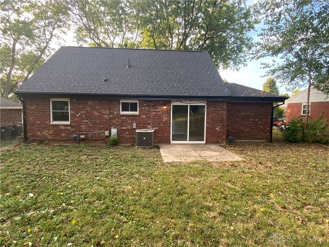 1329 Lee Road, Troy, OH 45373