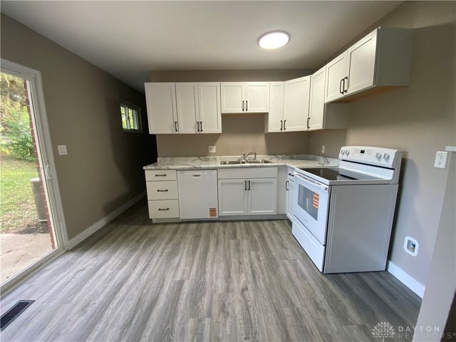 1329 Lee Road, Troy, OH 45373