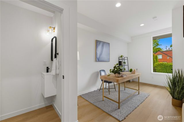 3817 C Fremont Avenue N, Seattle, WA 98103
