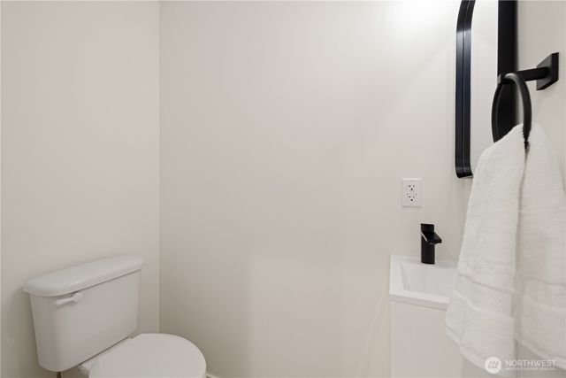 3817 C Fremont Avenue N, Seattle, WA 98103