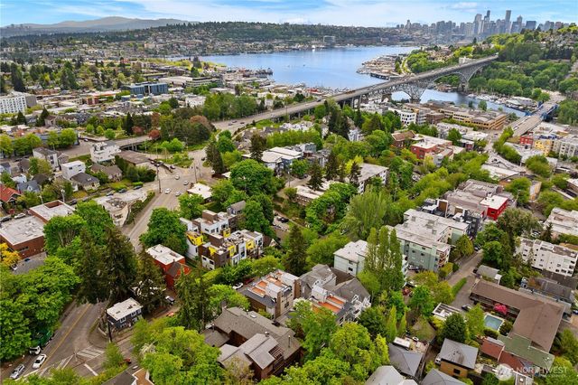 3817 C Fremont Avenue N, Seattle, WA 98103