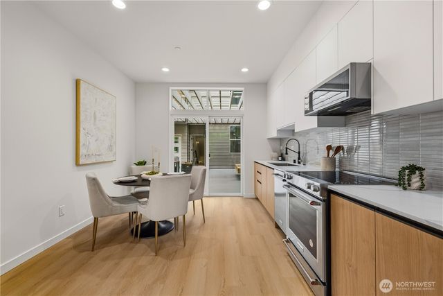 3817 C Fremont Avenue N, Seattle, WA 98103