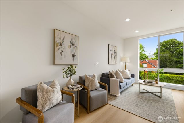 3817 C Fremont Avenue N, Seattle, WA 98103