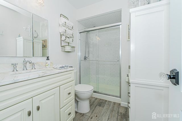 4 Shilling Way, Jackson, NJ 08527