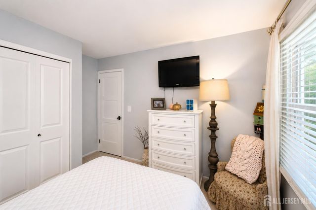 4 Shilling Way, Jackson, NJ 08527