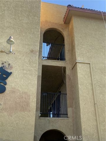 1017 W Bishop Street 202, Santa Ana, CA 92703