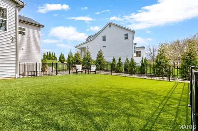 973 Tara Court, Chesterfield, MO 63005