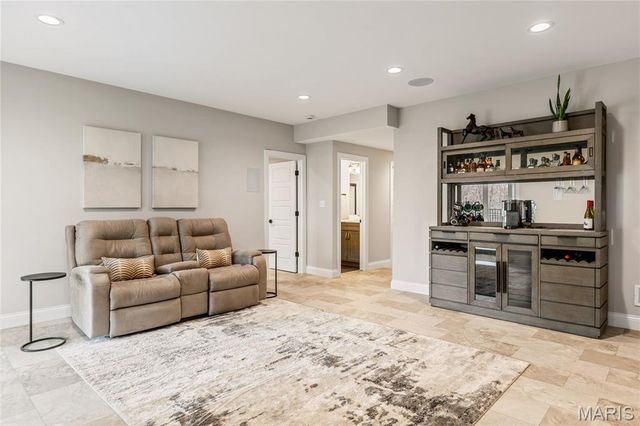 973 Tara Court, Chesterfield, MO 63005