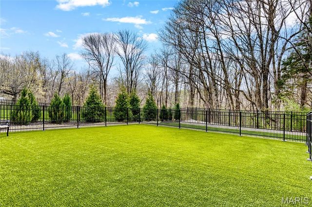 973 Tara Court, Chesterfield, MO 63005