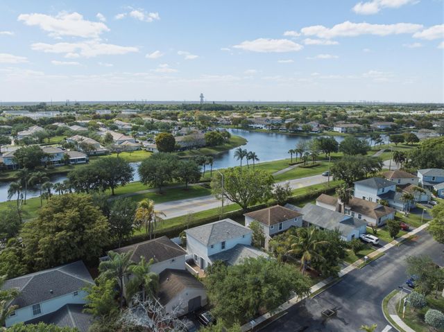 310 NW 207th Way, Pembroke Pines, FL 33029