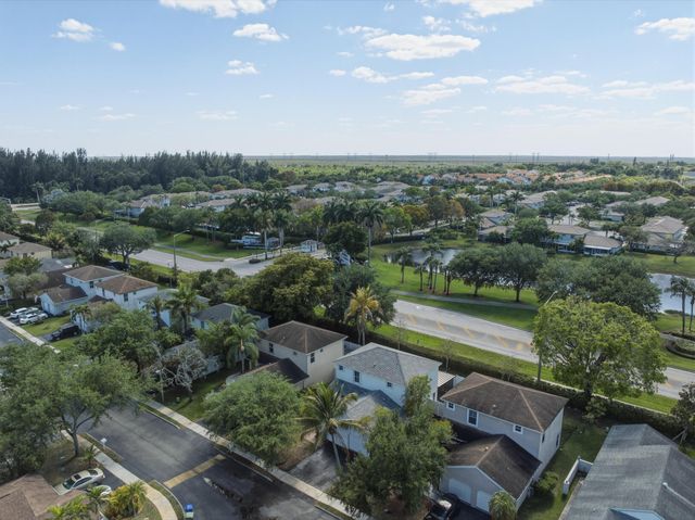 310 NW 207th Way, Pembroke Pines, FL 33029
