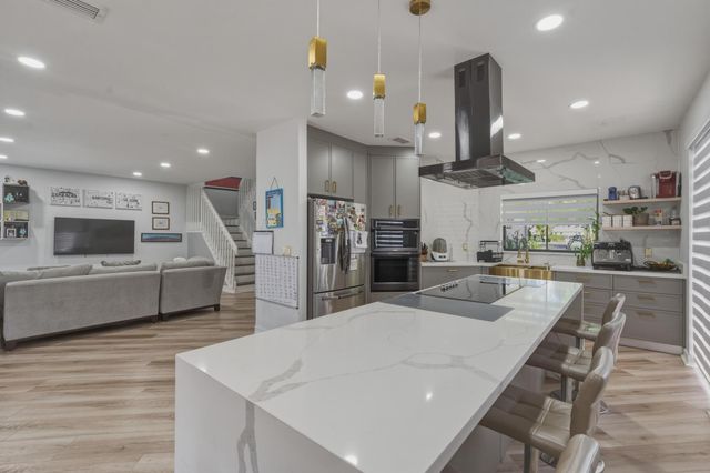 310 NW 207th Way, Pembroke Pines, FL 33029