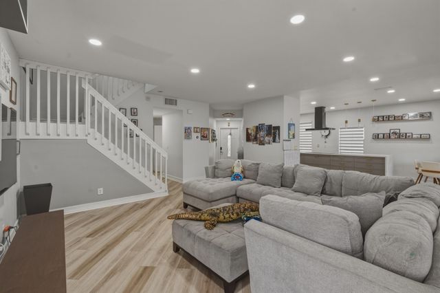 310 NW 207th Way, Pembroke Pines, FL 33029