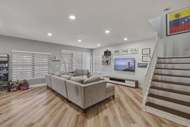 310 NW 207th Way, Pembroke Pines, FL 33029