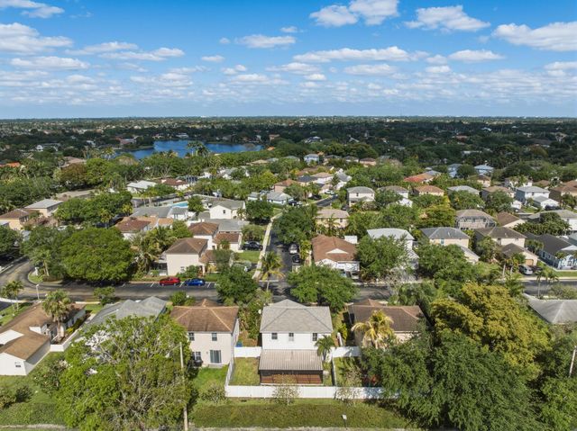 310 NW 207th Way, Pembroke Pines, FL 33029
