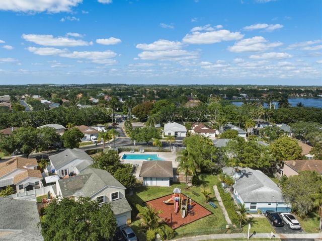 310 NW 207th Way, Pembroke Pines, FL 33029