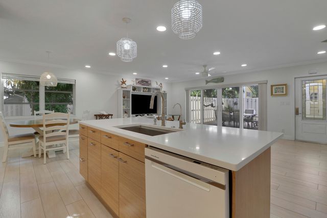 232 SEABREEZE Circle, Jupiter, FL 33477