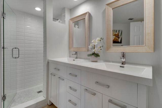 232 SEABREEZE Circle, Jupiter, FL 33477