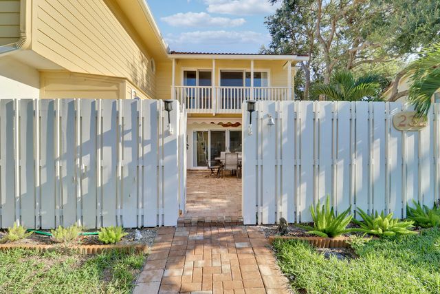 232 SEABREEZE Circle, Jupiter, FL 33477