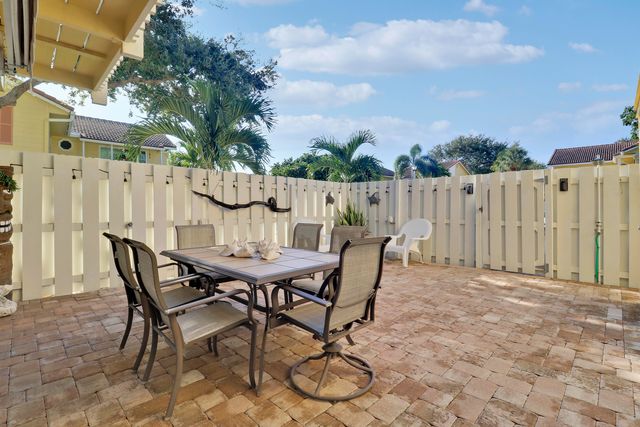 232 SEABREEZE Circle, Jupiter, FL 33477