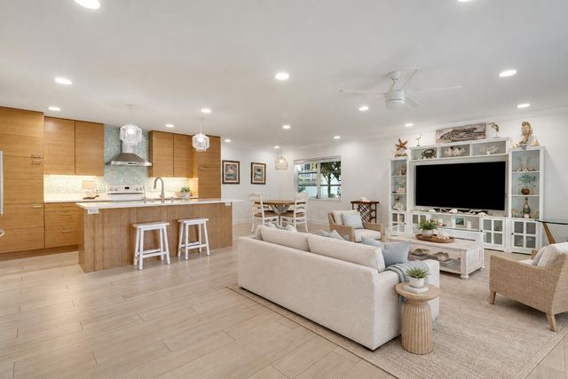232 SEABREEZE Circle, Jupiter, FL 33477