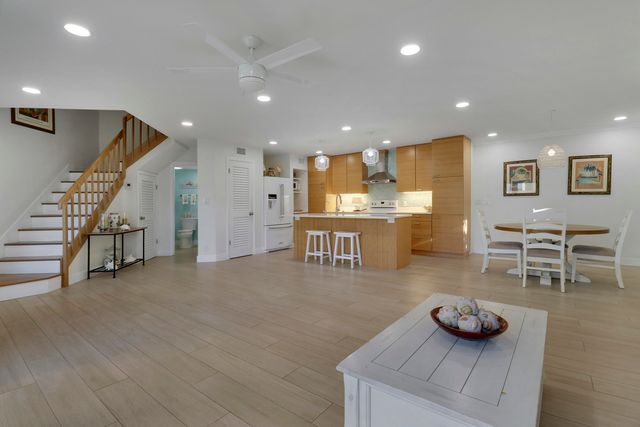 232 SEABREEZE Circle, Jupiter, FL 33477