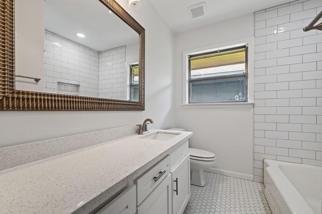 5027 Creekbend Drive, Houston, TX 77035