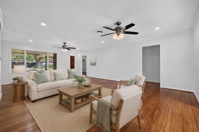 5027 Creekbend Drive, Houston, TX 77035