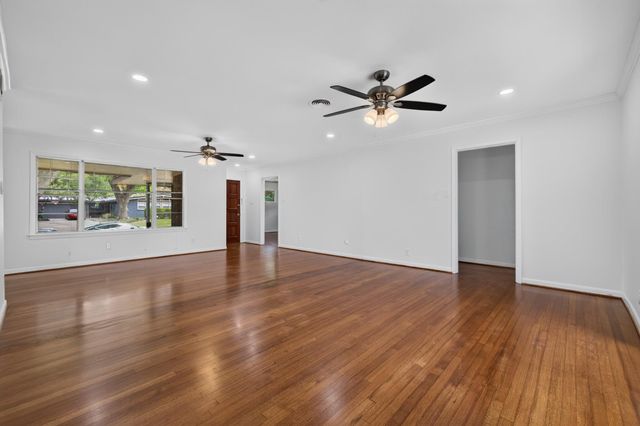 5027 Creekbend Drive, Houston, TX 77035